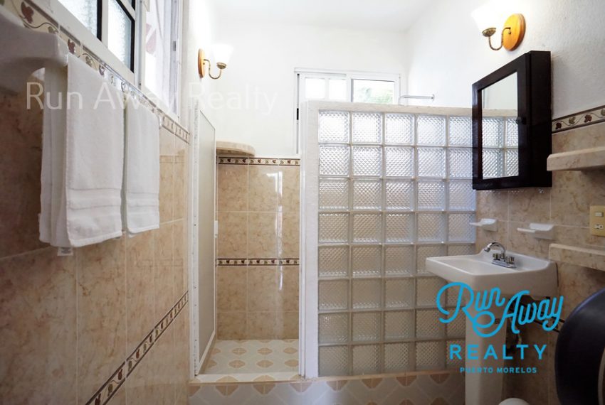 RAR61- Casa las Ranas - 4 Rental Studios + House in Downtown Puerto